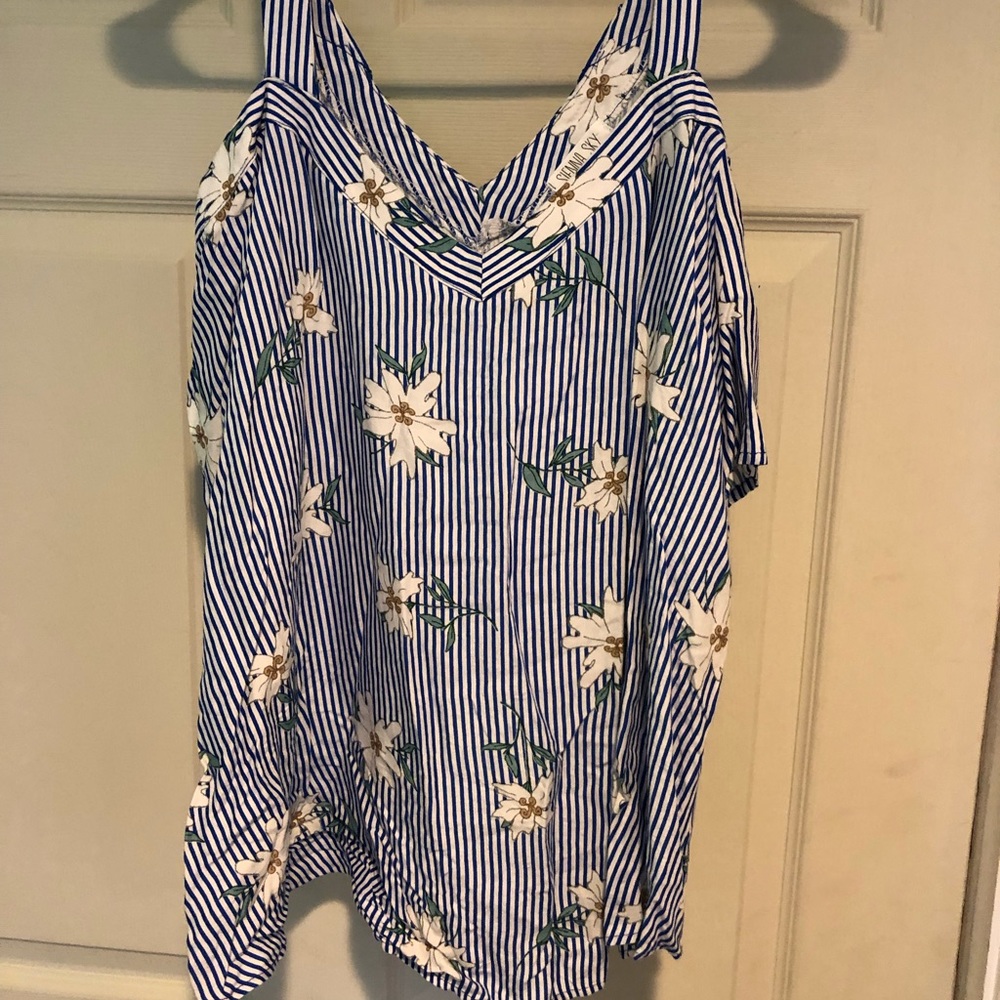 Cold shoulder top